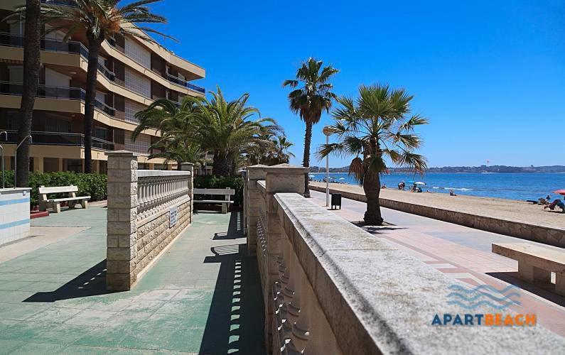 Appartement Apartbeach Marina Playa Climatizado Y Vistas Playa à Cambrils Extérieur photo